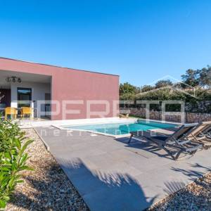 Istra, Sveti Lovreč okolica- Prizemnica s bazenom