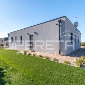 Istra, Sveti Lovreč okolica- Prizemnica s bazenom