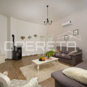 Istra, Svetvinčenat, dvije vile u kompletu, bazen, sauna, namješteno