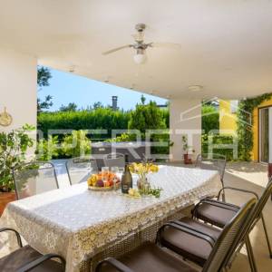 Istra, Svetvinčenat, dvije vile u kompletu, bazen, sauna, namješteno