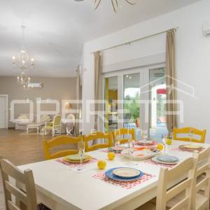 Istra, Svetvinčenat, dvije vile u kompletu, bazen, sauna, namješteno