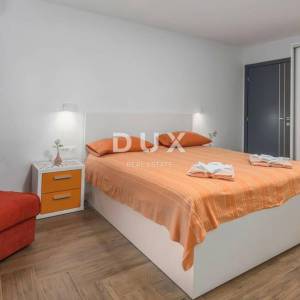 ISTRA, TINJAN - Kuća s bazenom na rubu naselja