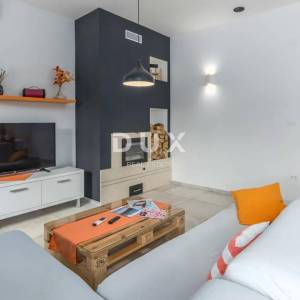 ISTRA, TINJAN - Kuća s bazenom na rubu naselja