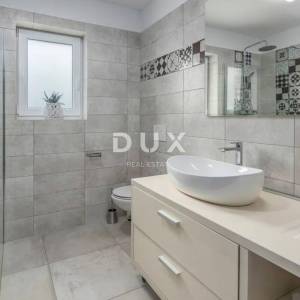 ISTRA, TINJAN - Kuća s bazenom na rubu naselja