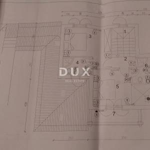 ISTRA, TRGET - Obiteljska kuća s pogledom na more 