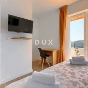 ISTRA, TRGET - Obiteljska kuća s pogledom na more 