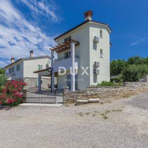 ISTRA, TRGET - Obiteljska kuća s pogledom na more 