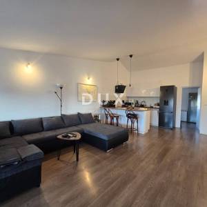 ISTRA, VALBANDON, FAŽANA - Prostrani stan na odličnoj lokaciji