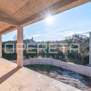 Istra, Višnjan okolica - Samostojeća kuća u roh bau fazi 