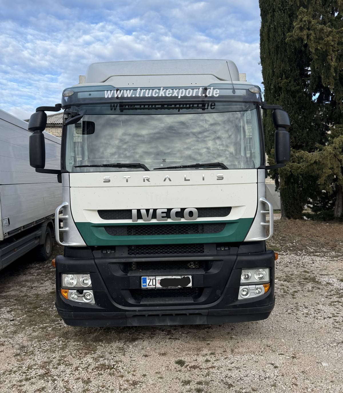 IVECO STRALIS AD190S31/P sokar,pivar sa utovarnom rampom, 2012 god.