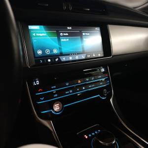 Jaguar XF PRESTIGE 2.0D 180 - 3 godine jamstva