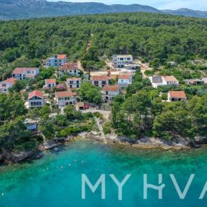 Jedinstvena kuća prvi red do mora u Jelsi/Vrboskoj