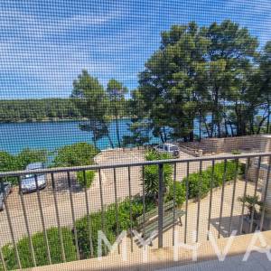 Jedinstvena kuća prvi red do mora u Jelsi/Vrboskoj