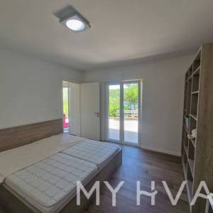 Jedinstvena kuća prvi red do mora u Jelsi/Vrboskoj