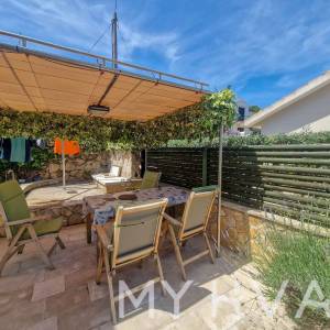 Jedinstvena kuća prvi red do mora u Jelsi/Vrboskoj