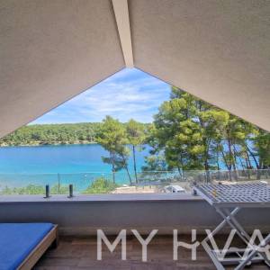 Jedinstvena kuća prvi red do mora u Jelsi/Vrboskoj