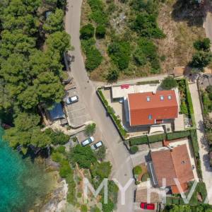 Jedinstvena kuća prvi red do mora u Jelsi/Vrboskoj