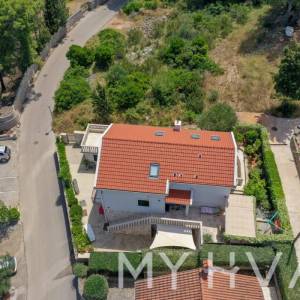 Jedinstvena kuća prvi red do mora u Jelsi/Vrboskoj