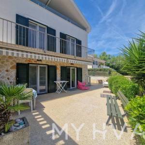 Jedinstvena kuća prvi red do mora u Jelsi/Vrboskoj