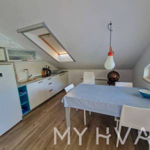 Jedinstvena kuća prvi red do mora u Jelsi/Vrboskoj