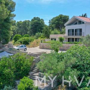 Jedinstvena kuća prvi red do mora u Jelsi/Vrboskoj