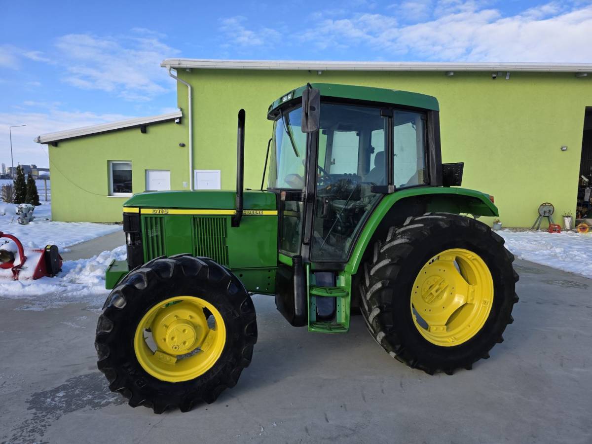 JOHN DEERE 6110