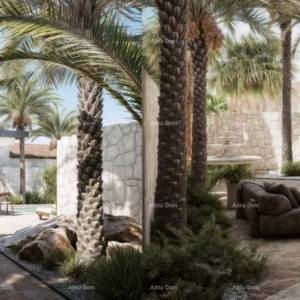 Kamena dalmatinska villa u staroj jezgri- idealna investicijska prilika- Supetar!