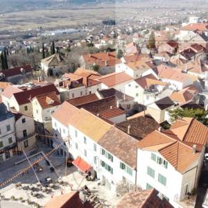 Kamena kuća Imotski - centar 173 m2 + garaža i  dvorište