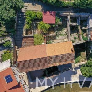 Kamena Kuća na Mora u centru Vrboske