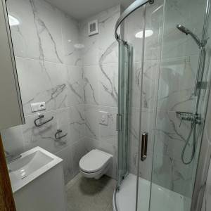 Kamena Kuća s Garažom