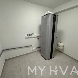 Kamena Kuća s Garažom