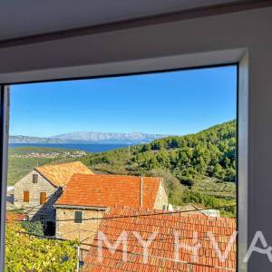 Kamena Kuća s Garažom