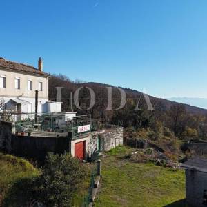 Kamena kuća s velikim zemljištem i pogledom na more – Crikvenica