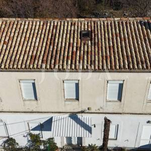 Kamena kuća s velikim zemljištem i pogledom na more – Crikvenica