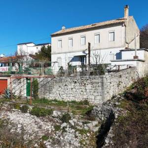 Kamena kuća s velikim zemljištem i pogledom na more – Crikvenica