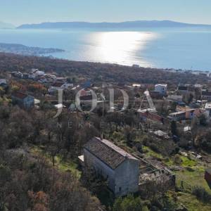 Kamena kuća s velikim zemljištem i pogledom na more – Crikvenica