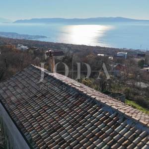 Kamena kuća s velikim zemljištem i pogledom na more – Crikvenica