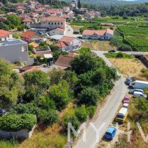 Kamena Kuća sa krovnon terasom u Svirće