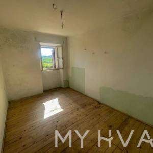 Kamena Kuća sa krovnon terasom u Svirće