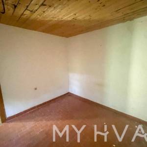 Kamena Kuća sa krovnon terasom u Svirće