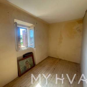 Kamena Kuća sa krovnon terasom u Svirće