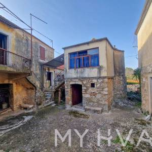 Kamena kuća sa mostom u Vrbanju