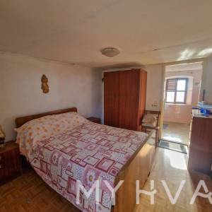 Kamena kuća sa mostom u Vrbanju