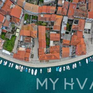 Kamena kuća u centru Starog Grada