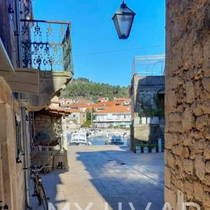 Kamena kuća u centru Starog Grada