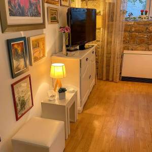 Kamena kuća u centru Starog Grada