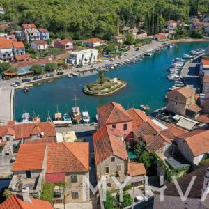 Kamena kuća u srcu Vrboske