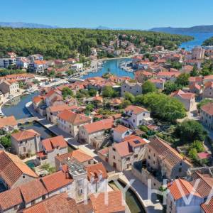 Kamena kuća u srcu Vrboske