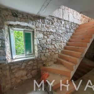 Kamena kuća u Starom Gradu