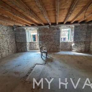 Kamena kuća u Starom Gradu